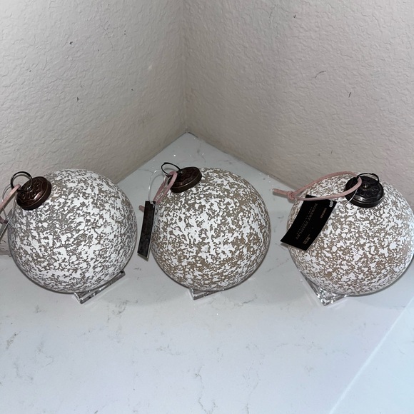 3-NWT ROBERT STANLEY 4” TAUPE FLOCKED ORNAMENT - Picture 9 of 16